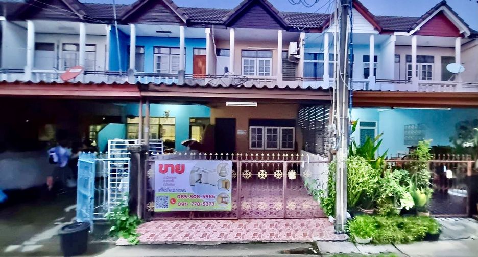 For sale 2 bedrooms townhouse in Mueang Chachoengsao, Chachoengsao