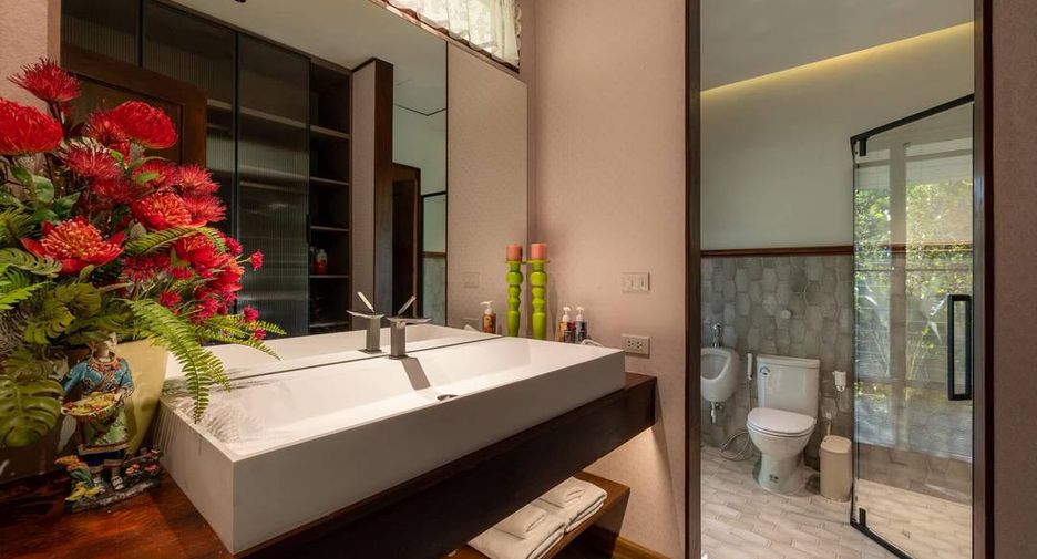 Casa en alquiler y en venta de 4 habitaciones en Saraphi, Chiang Mai