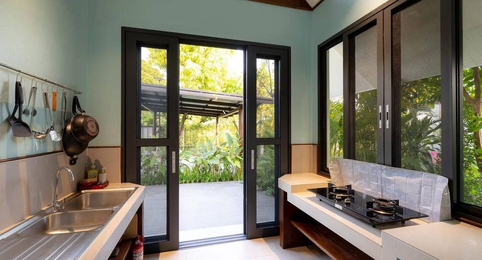 Casa en alquiler y en venta de 4 habitaciones en Saraphi, Chiang Mai