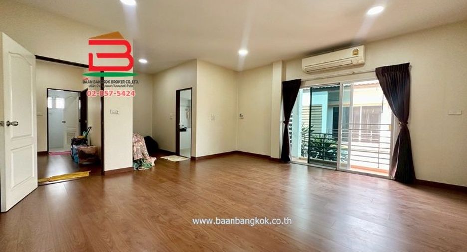For sale 3 bedrooms house in Don Mueang, Bangkok