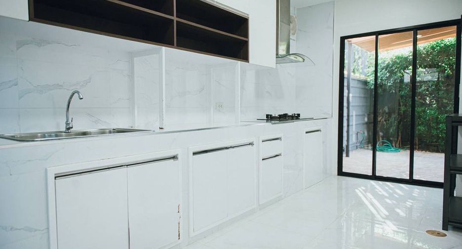 For rent 3 bedrooms house in San Sai, Chiang Mai