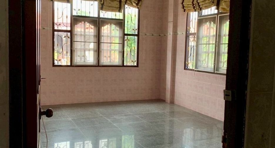 Casa en venta de 3 habitaciones en Si Racha, Chonburi