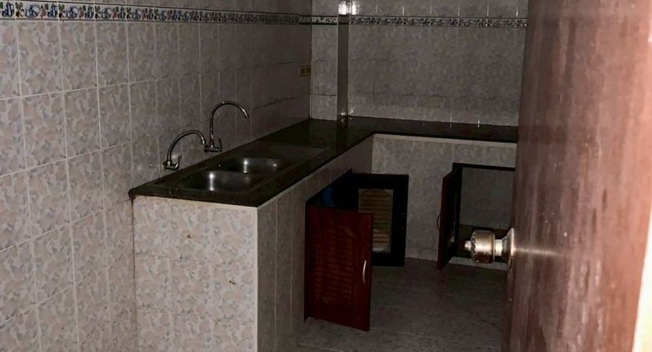 Casa en venta de 3 habitaciones en Si Racha, Chonburi