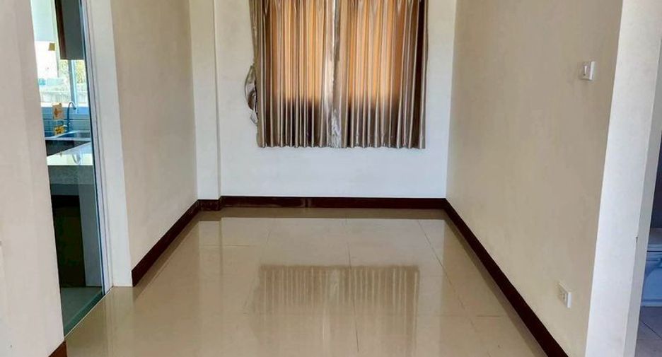 For rent 3 bedrooms house in Si Racha, Chonburi