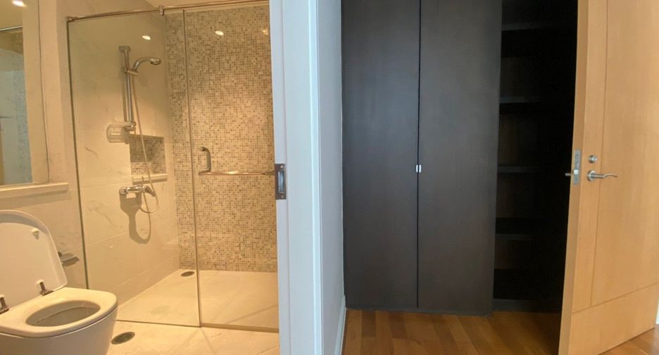 For rent 4 bedrooms condo in Sathon, Bangkok