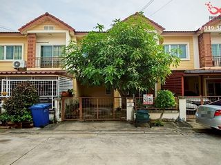 For sale 3 Beds townhouse in Lat Krabang, Bangkok