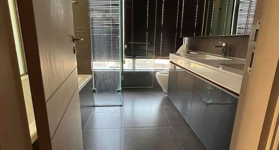 Condo en alquiler y en venta de 2 habitaciones en Watthana, Bangkok