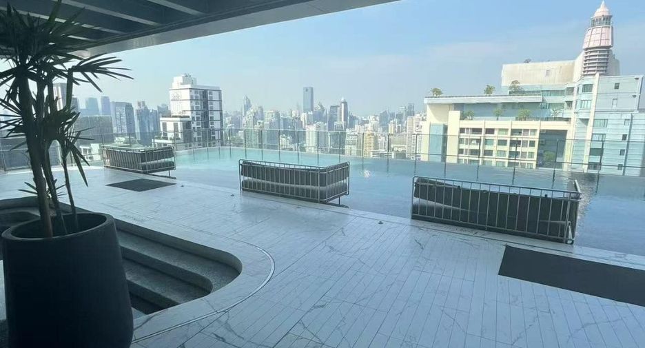 Condo en alquiler y en venta de 2 habitaciones en Watthana, Bangkok