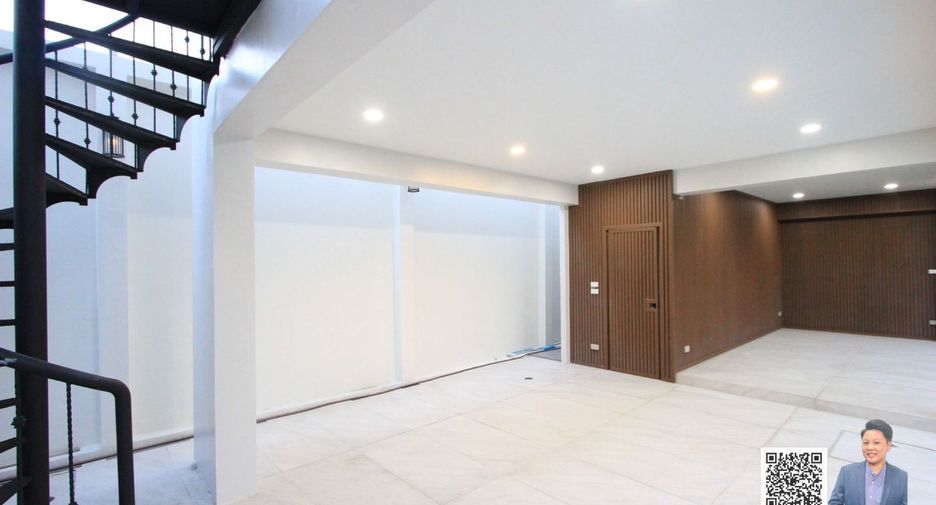 For sale 4 bedrooms house in Prawet, Bangkok
