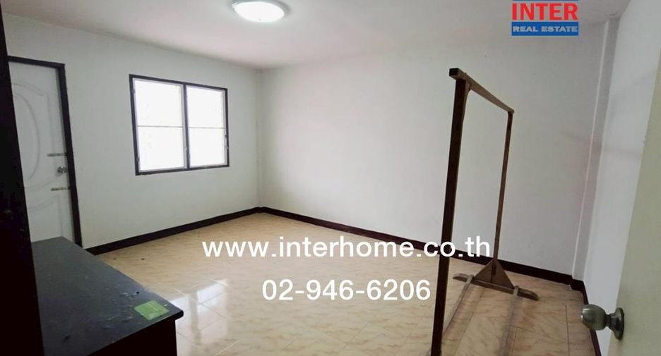 For sale 3 bed townhouse in Mueang Samut Sakhon, Samut Sakhon