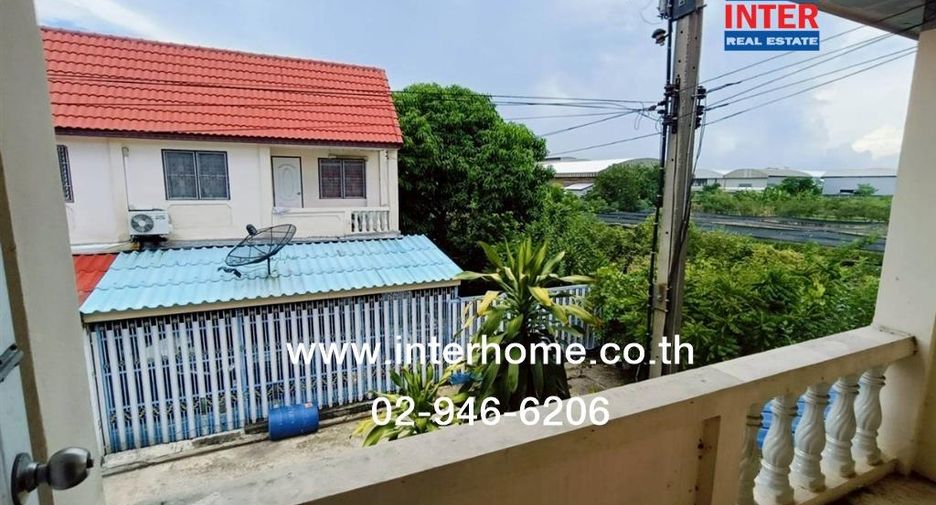 For sale 3 bed townhouse in Mueang Samut Sakhon, Samut Sakhon