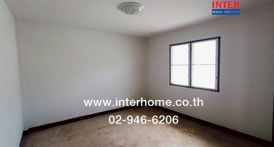 For sale 3 bed townhouse in Mueang Samut Sakhon, Samut Sakhon