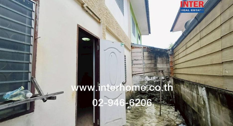 For sale 3 bed townhouse in Mueang Samut Sakhon, Samut Sakhon