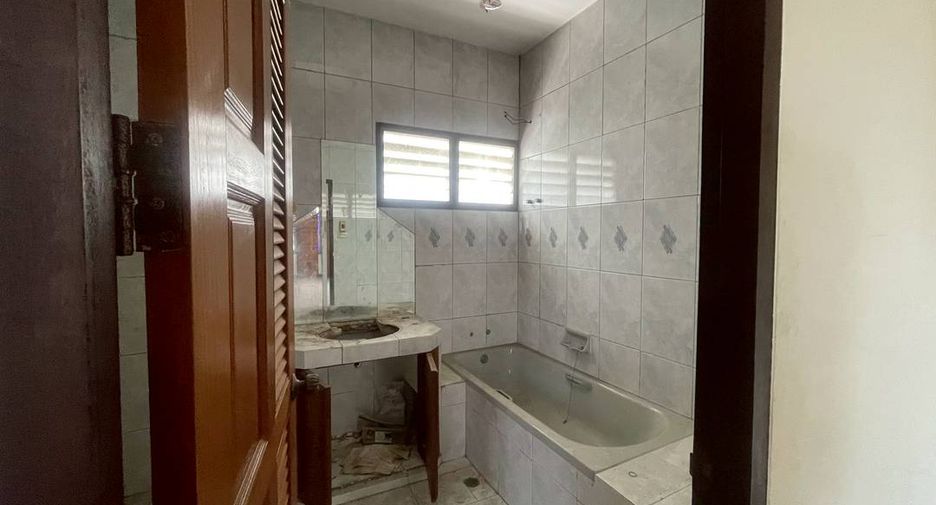 出售 5 卧室 独立屋 在 Mueang Chiang Mai, Chiang Mai