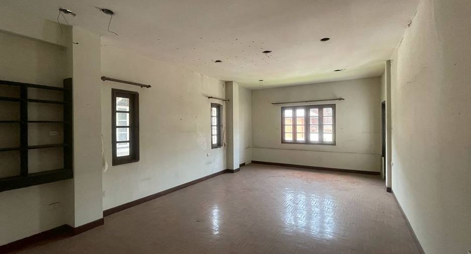 出售 5 卧室 独立屋 在 Mueang Chiang Mai, Chiang Mai