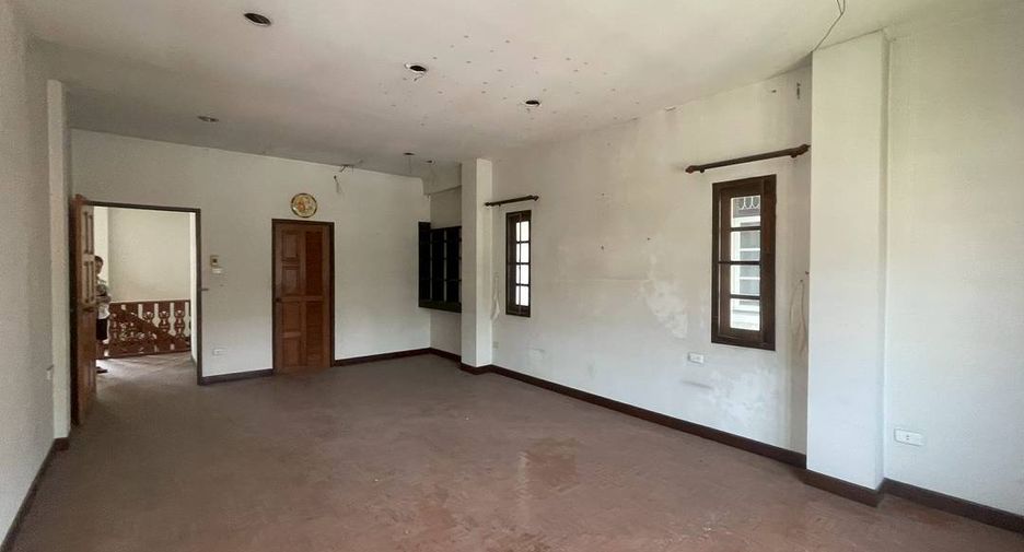 出售 5 卧室 独立屋 在 Mueang Chiang Mai, Chiang Mai