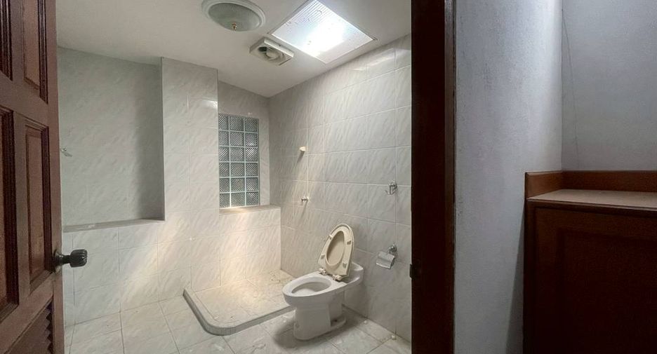 出售 5 卧室 独立屋 在 Mueang Chiang Mai, Chiang Mai