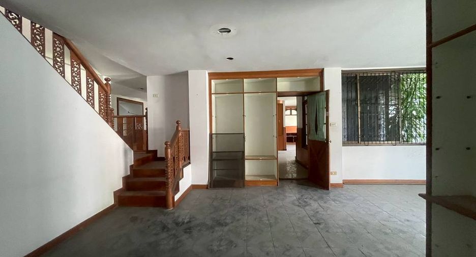 出售 5 卧室 独立屋 在 Mueang Chiang Mai, Chiang Mai