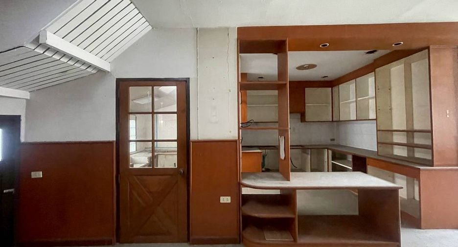 出售 5 卧室 独立屋 在 Mueang Chiang Mai, Chiang Mai