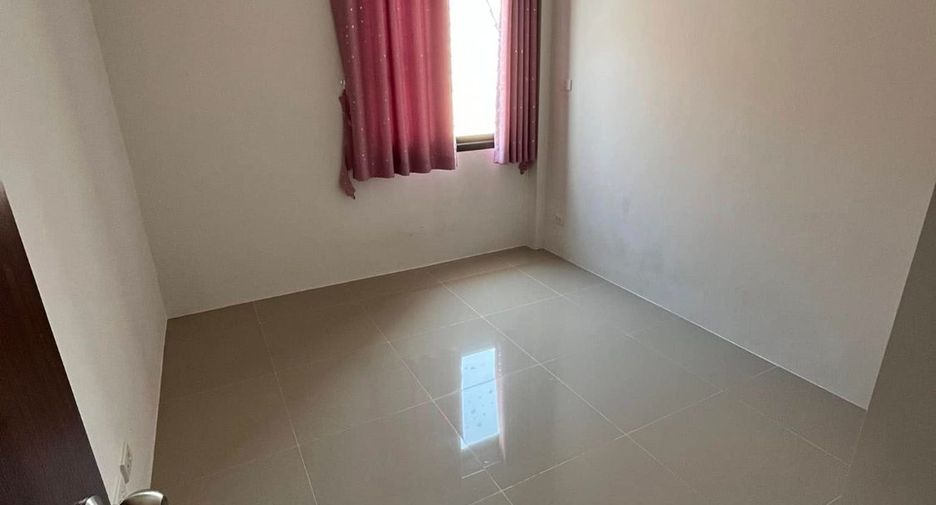 For sale 3 bedrooms townhouse in Sattahip, Chonburi