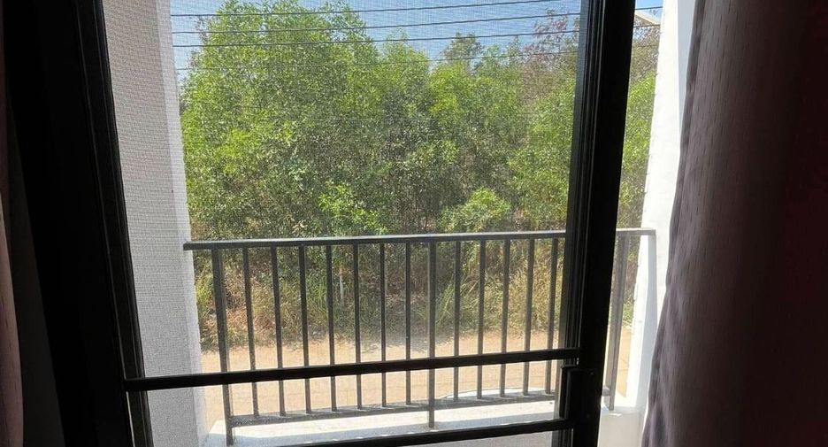 For sale 3 bedrooms townhouse in Sattahip, Chonburi