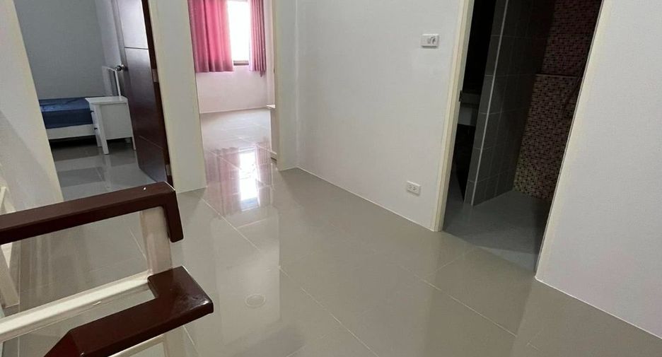 For sale 3 bedrooms townhouse in Sattahip, Chonburi