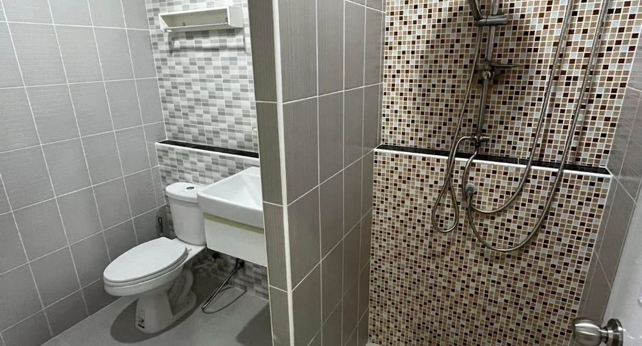 For sale 3 bedrooms townhouse in Sattahip, Chonburi