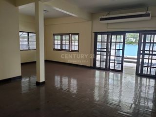 For rent 3 bedrooms house in Phaya Thai, Bangkok