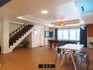 For rent 5 bed townhouse in Watthana, Bangkok