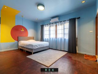 For rent 5 bed townhouse in Watthana, Bangkok