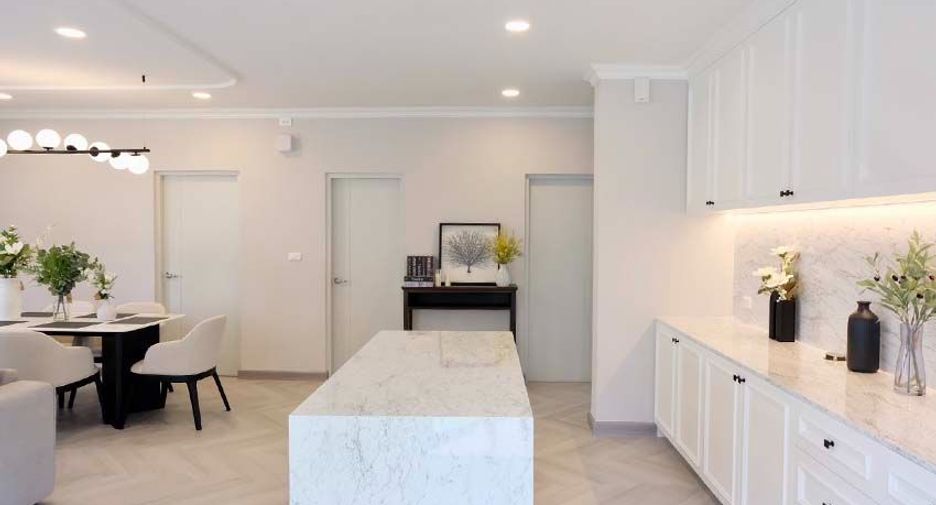 For sale 4 bedrooms house in Bang Phli, Samut Prakan
