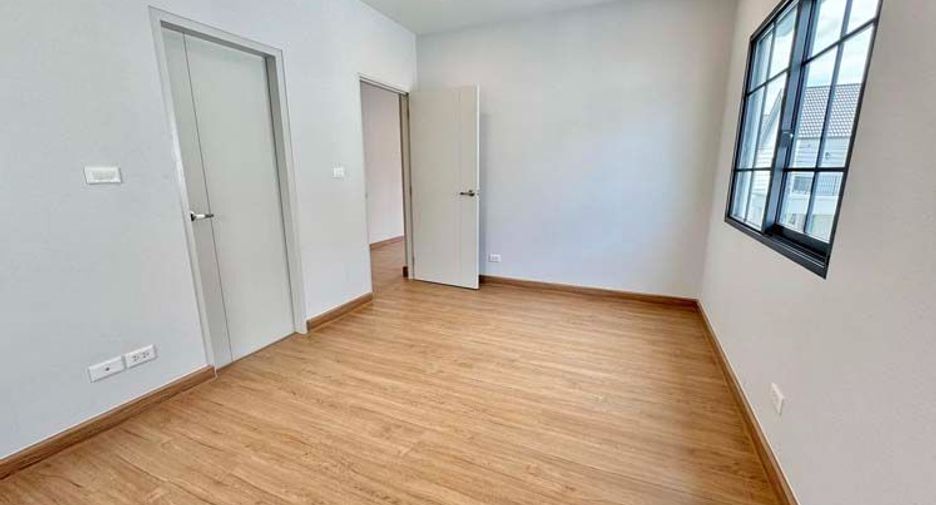 For sale 4 bedrooms house in Bang Phli, Samut Prakan