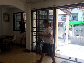 For rent 3 bed townhouse in Bang Na, Bangkok
