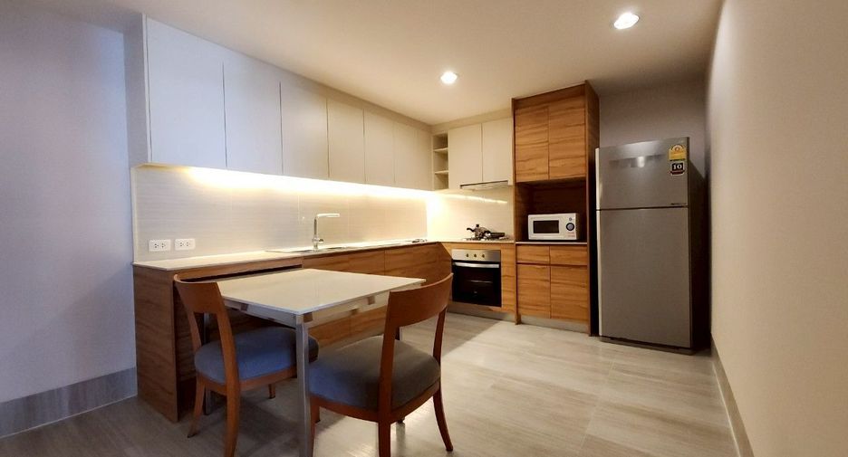 For rent 3 bedrooms serviced apartment in Sathon, Bangkok