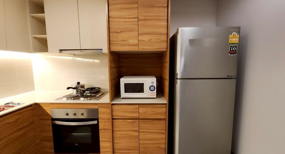 For rent 3 bedrooms serviced apartment in Sathon, Bangkok