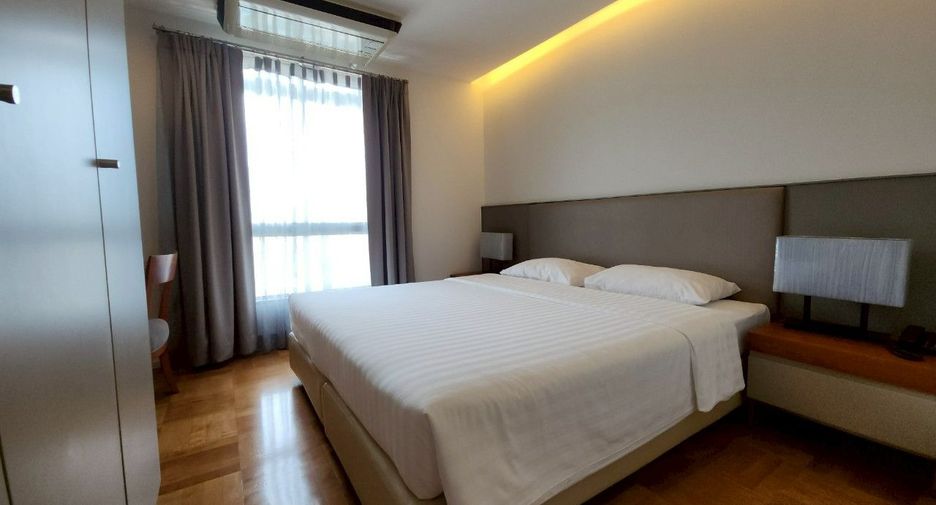For rent 3 bedrooms serviced apartment in Sathon, Bangkok
