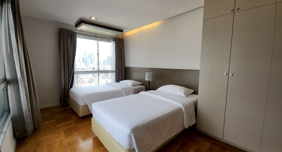 For rent 3 bedrooms serviced apartment in Sathon, Bangkok