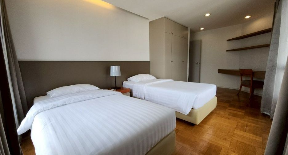 For rent 3 bedrooms serviced apartment in Sathon, Bangkok