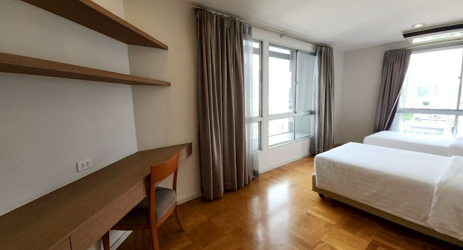 For rent 3 bedrooms serviced apartment in Sathon, Bangkok