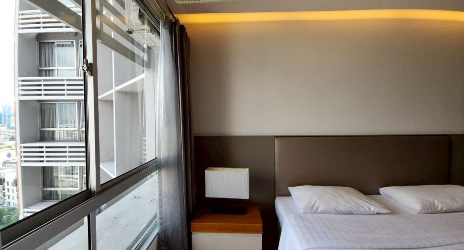 For rent 3 bedrooms serviced apartment in Sathon, Bangkok