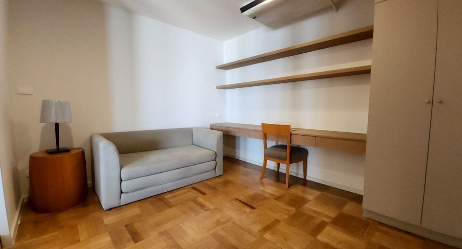 For rent 3 bedrooms serviced apartment in Sathon, Bangkok