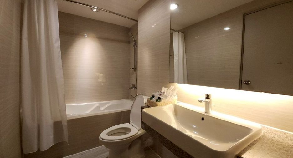 For rent 3 bedrooms serviced apartment in Sathon, Bangkok