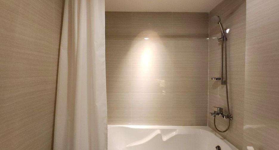 For rent 3 bedrooms serviced apartment in Sathon, Bangkok