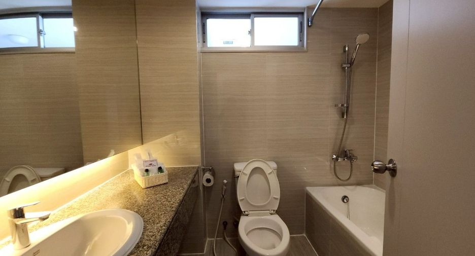 For rent 3 bedrooms serviced apartment in Sathon, Bangkok