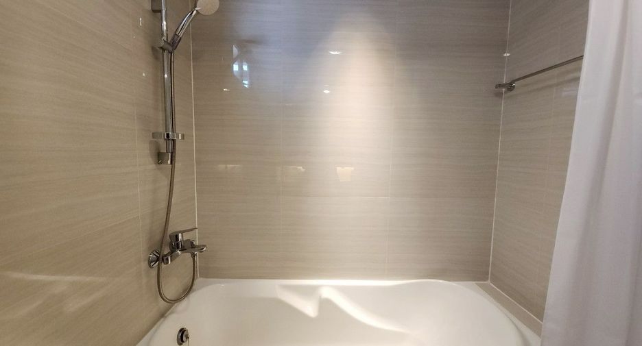 For rent 3 bedrooms serviced apartment in Sathon, Bangkok