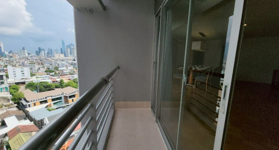 For rent 3 bedrooms serviced apartment in Sathon, Bangkok
