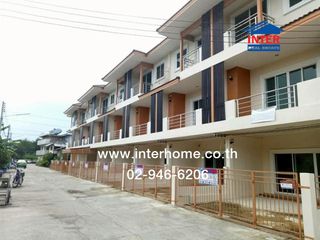 For sale 4 Beds townhouse in Mueang Lop Buri, Lopburi