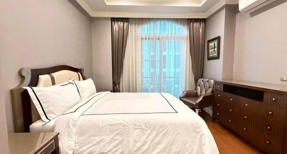 For rent 2 bedrooms house in Khlong Toei, Bangkok