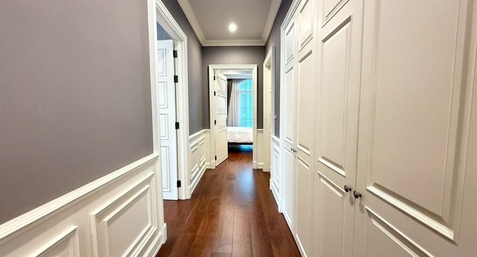 For rent 2 bedrooms house in Khlong Toei, Bangkok