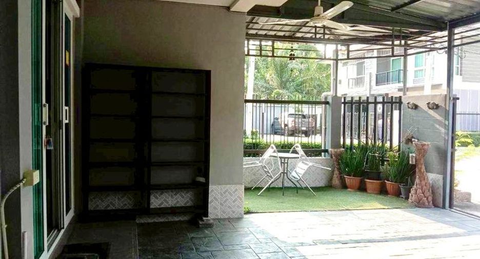 For sale 3 bedrooms townhouse in Si Racha, Chonburi